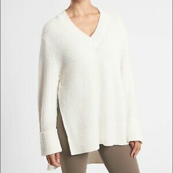 NWT Athleta Shasta V-Neck Sweater in Dove Size S - Picture 1 of 8